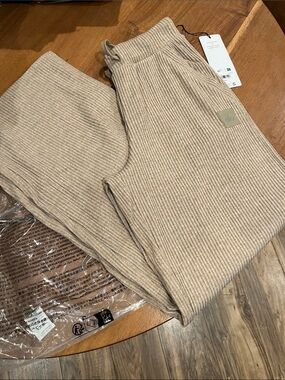 ALO Yoga Ribbed Knit Joggers in Beige